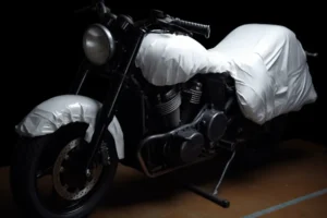 オートバイに保護フィルムを貼った状態